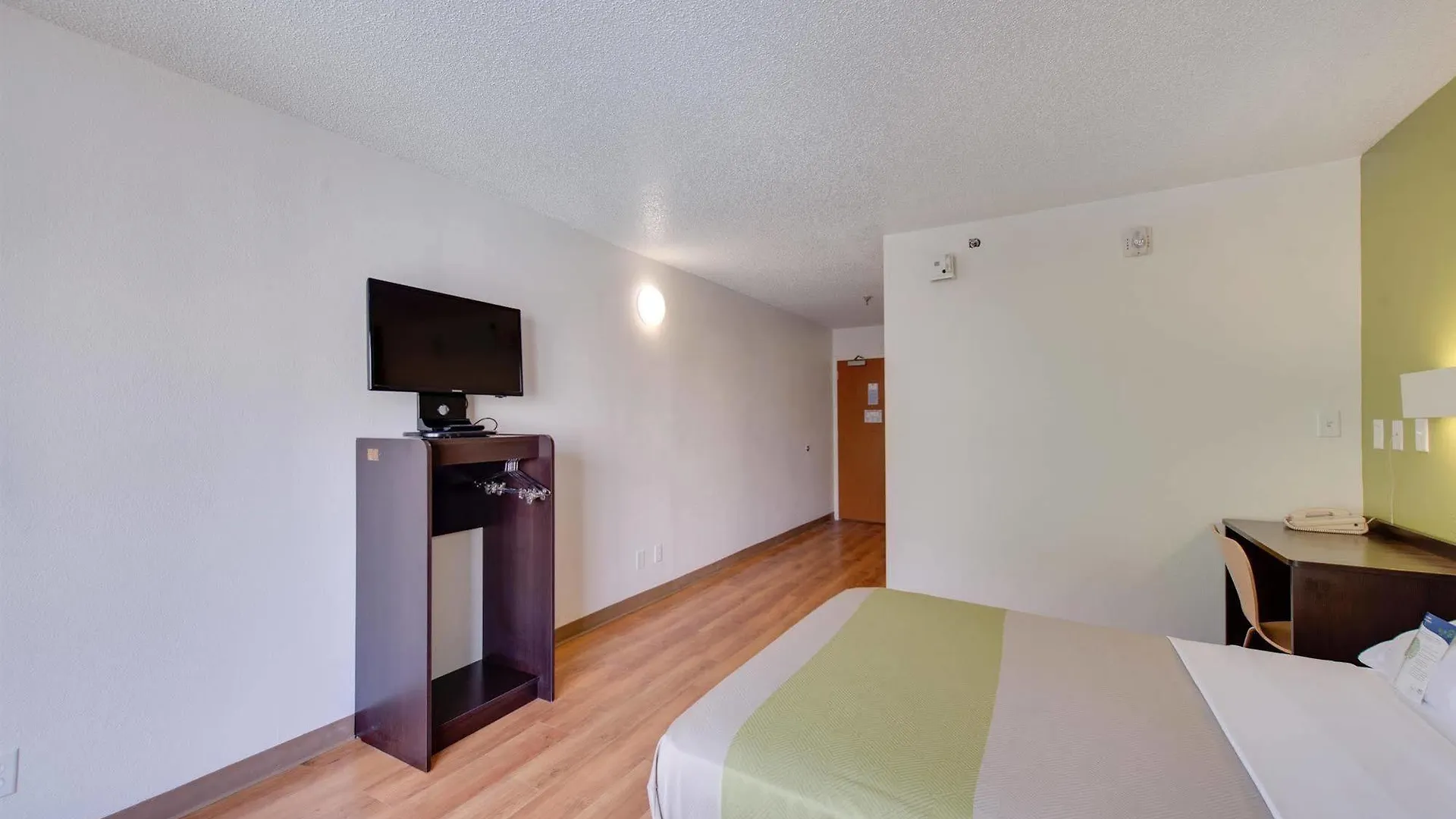 Motel 6 Virginia Beach Hotel
